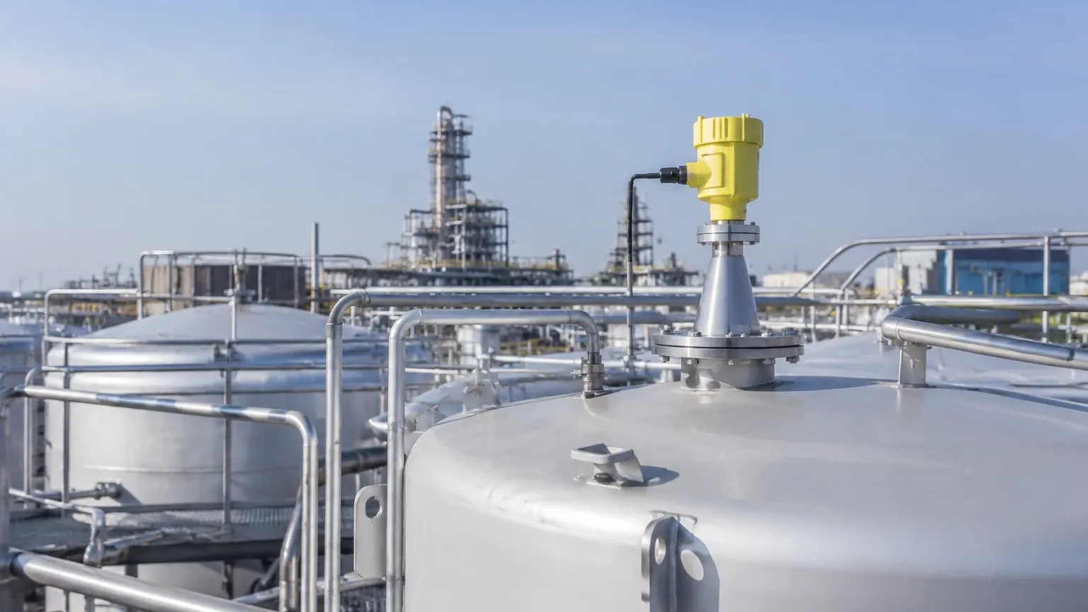 Non Contact Radar Level Transmitter industrial level measurement guide
